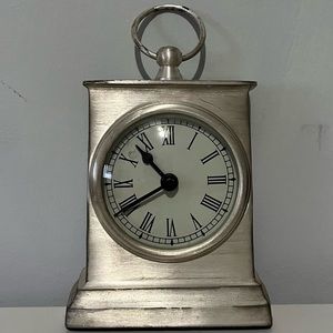 Wellgain vintage quartz tabletop clock